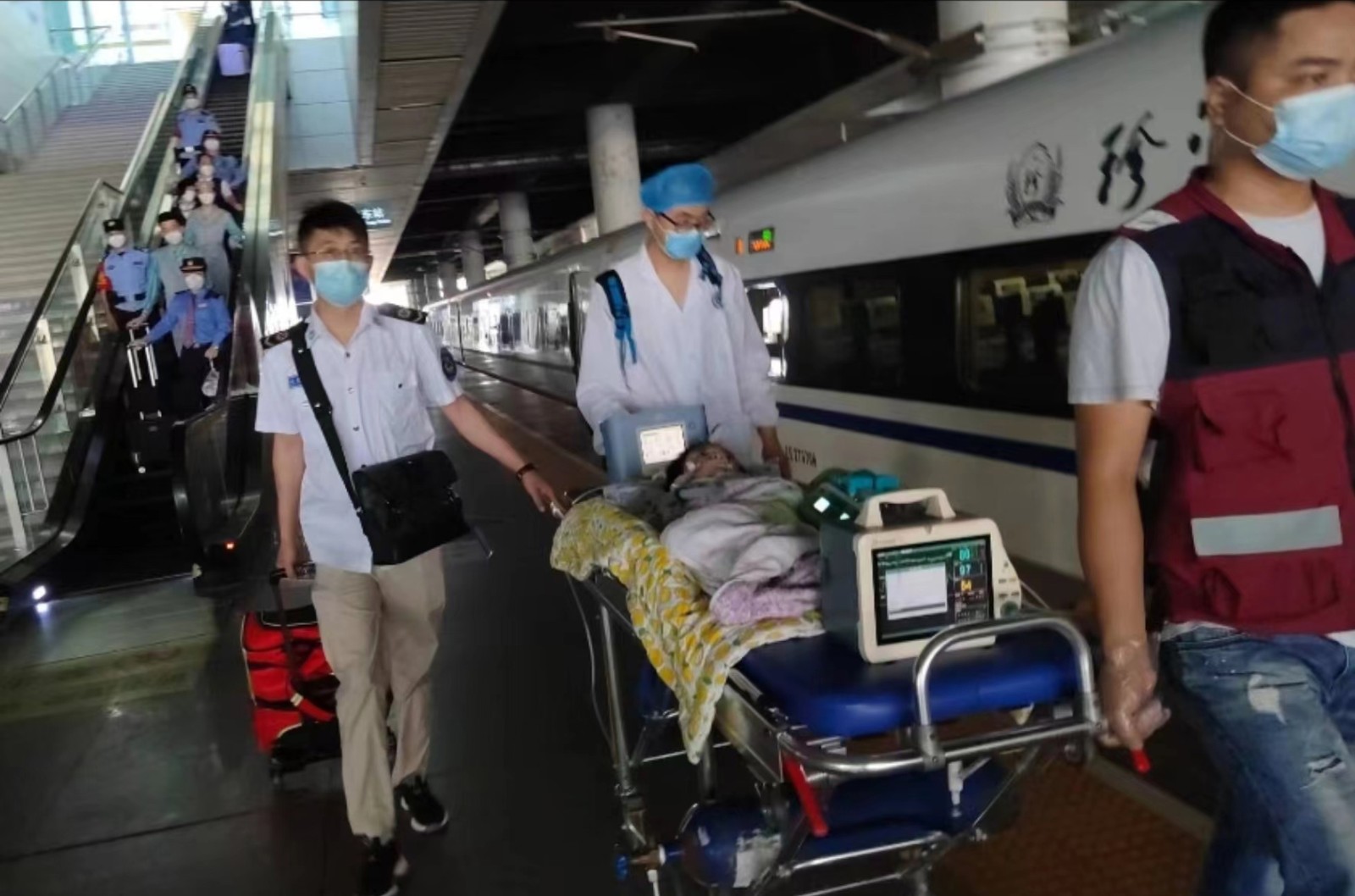 湟源县高铁转运公司